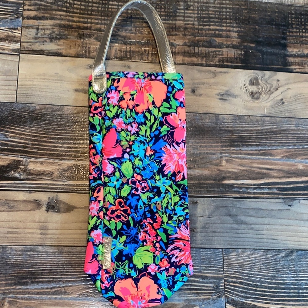 NWOT Lilly Pulitzer Festive Fantasy Print Insulated Wine holder bag gold handle